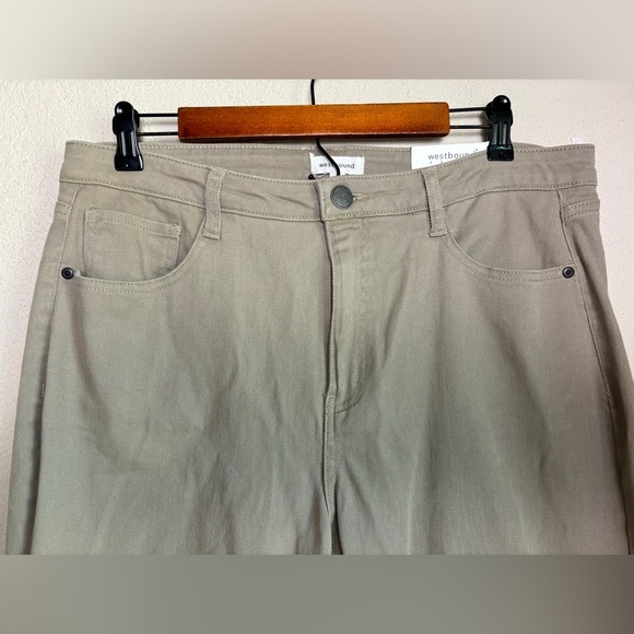 NWT Westbound Khaki Tan The Bootcut Mid Rise Stretch Jeans 16 Short - Picture 2 of 8